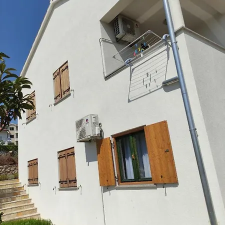 Apartment Ruzmarin Primosten