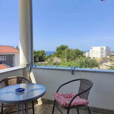 Apartment Ruzmarin Primosten