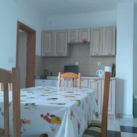 Ruzmarin Apartment *